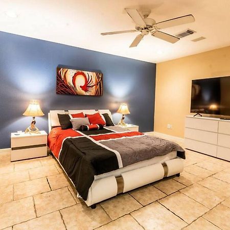 Huge 6 Bedroom With Pool, Spa, 85 Inch Tv, Game Room Houston Esterno foto