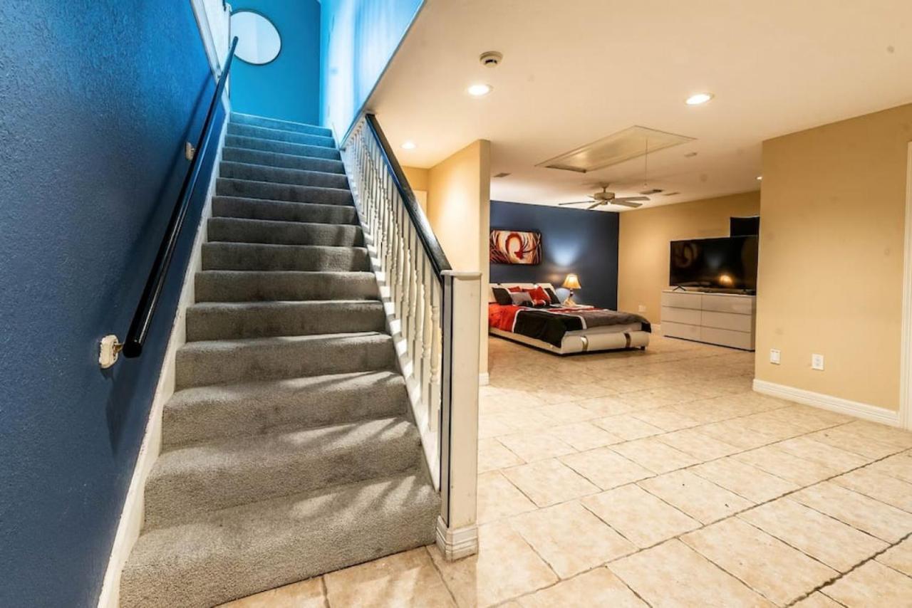 Huge 6 Bedroom With Pool, Spa, 85 Inch Tv, Game Room Houston Esterno foto