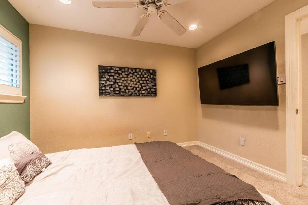 Huge 6 Bedroom With Pool, Spa, 85 Inch Tv, Game Room Houston Esterno foto