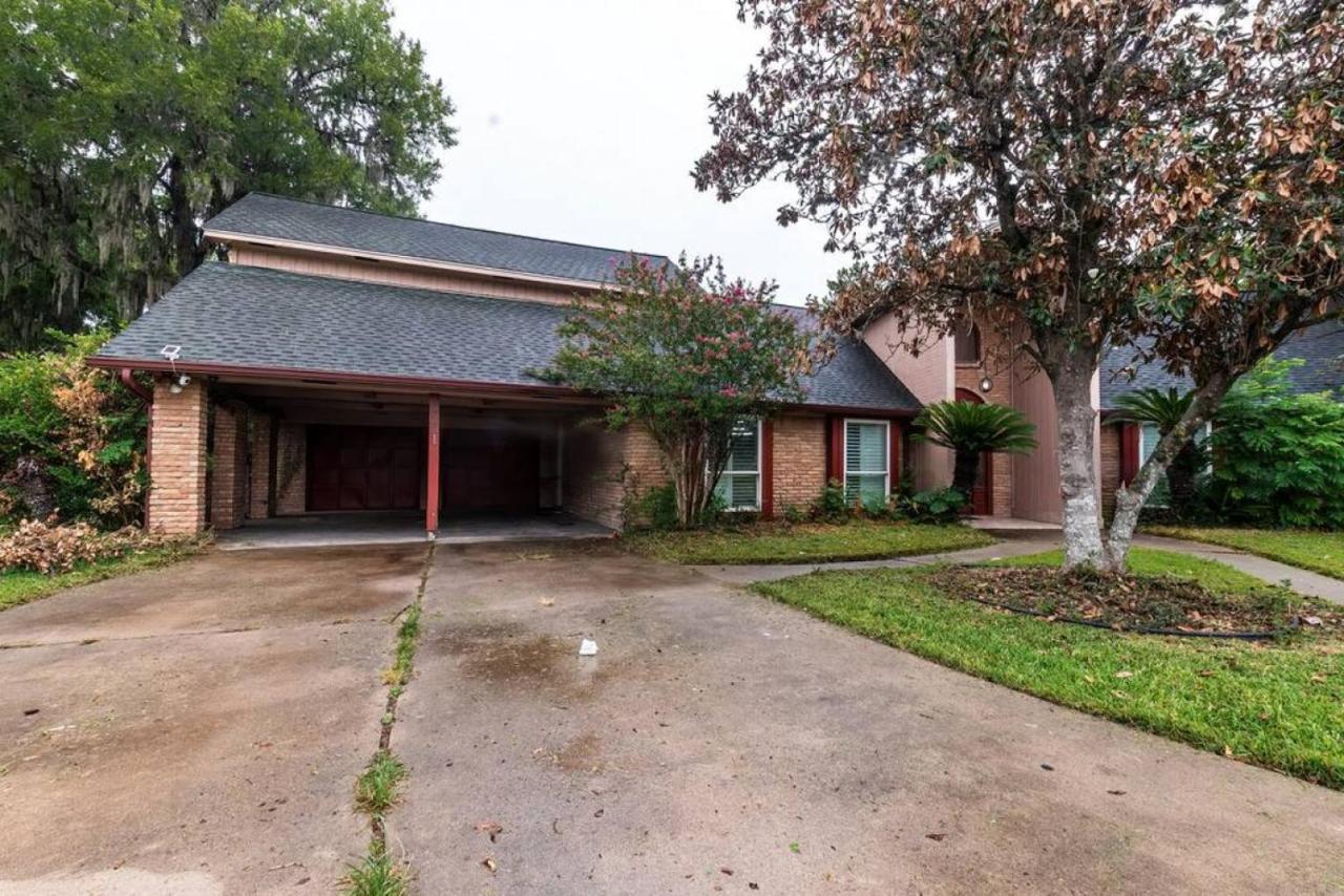 Huge 6 Bedroom With Pool, Spa, 85 Inch Tv, Game Room Houston Esterno foto