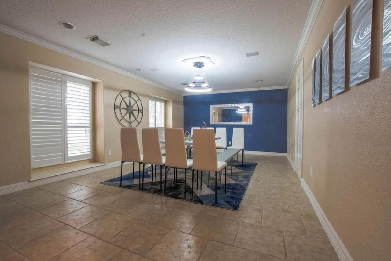 Huge 6 Bedroom With Pool, Spa, 85 Inch Tv, Game Room Houston Esterno foto