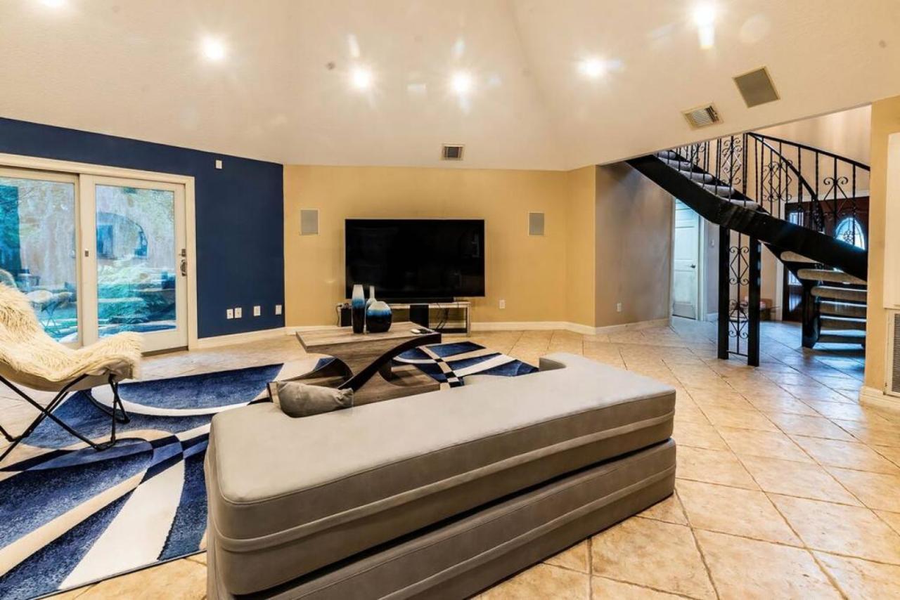 Huge 6 Bedroom With Pool, Spa, 85 Inch Tv, Game Room Houston Esterno foto
