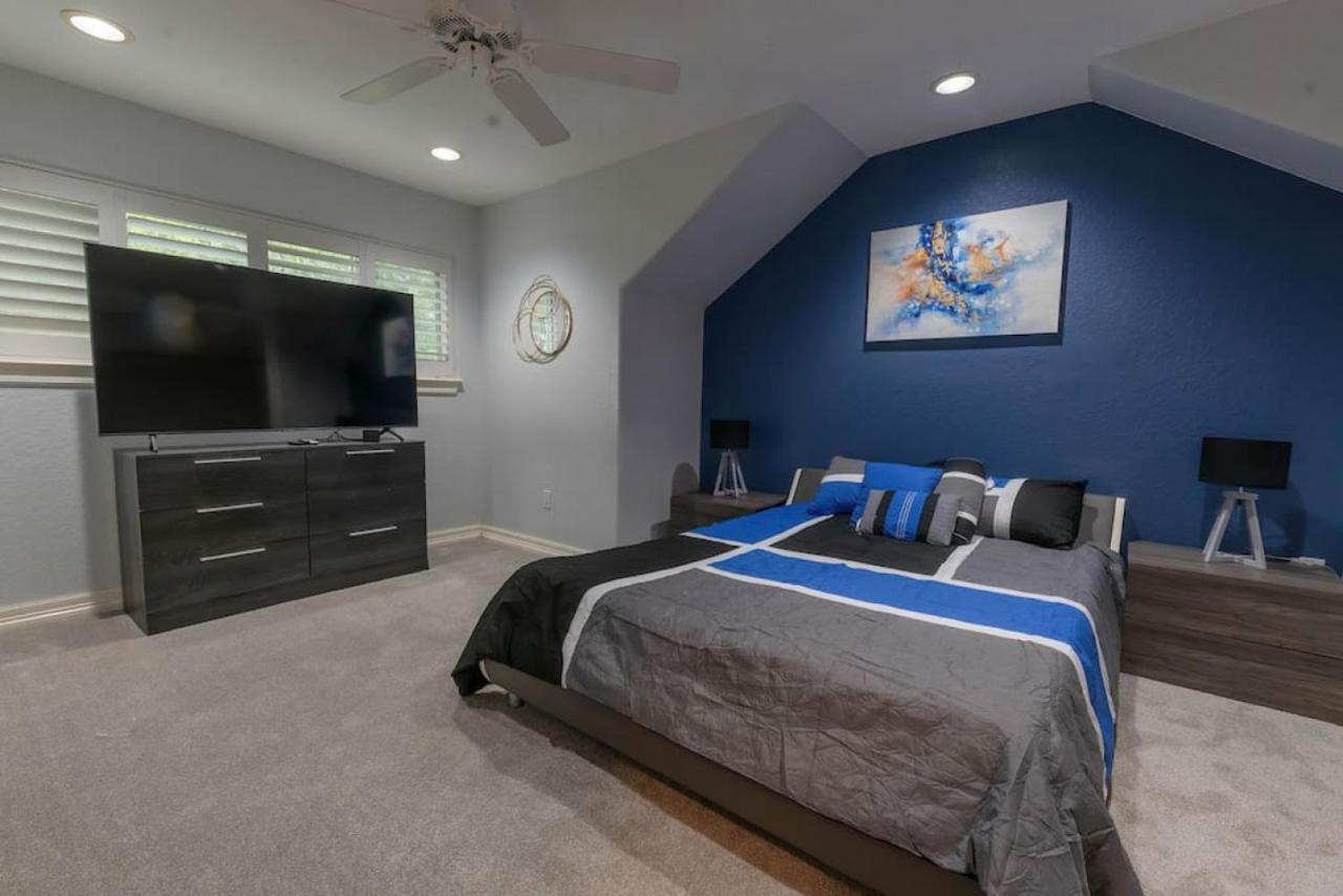 Huge 6 Bedroom With Pool, Spa, 85 Inch Tv, Game Room Houston Esterno foto