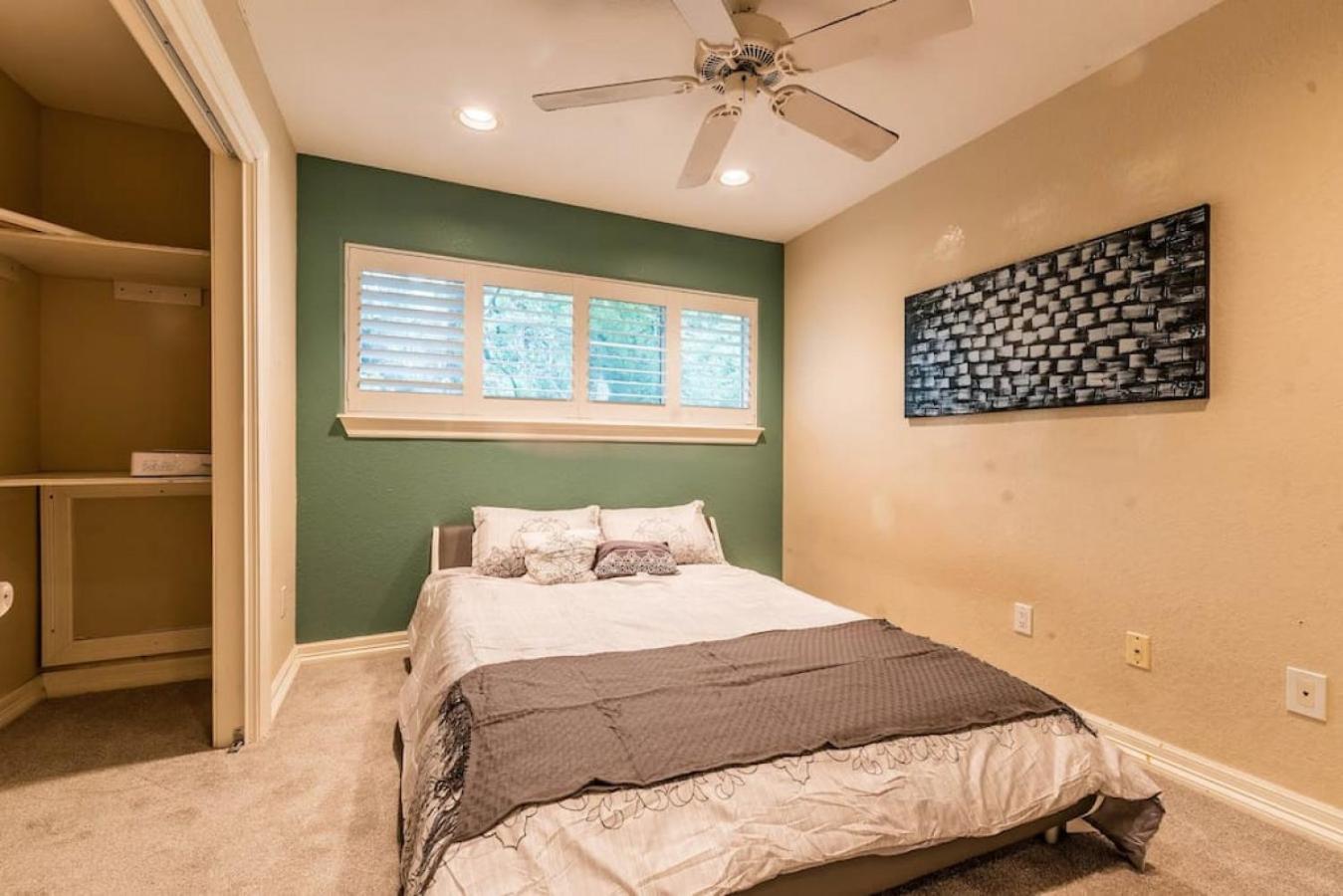 Huge 6 Bedroom With Pool, Spa, 85 Inch Tv, Game Room Houston Esterno foto